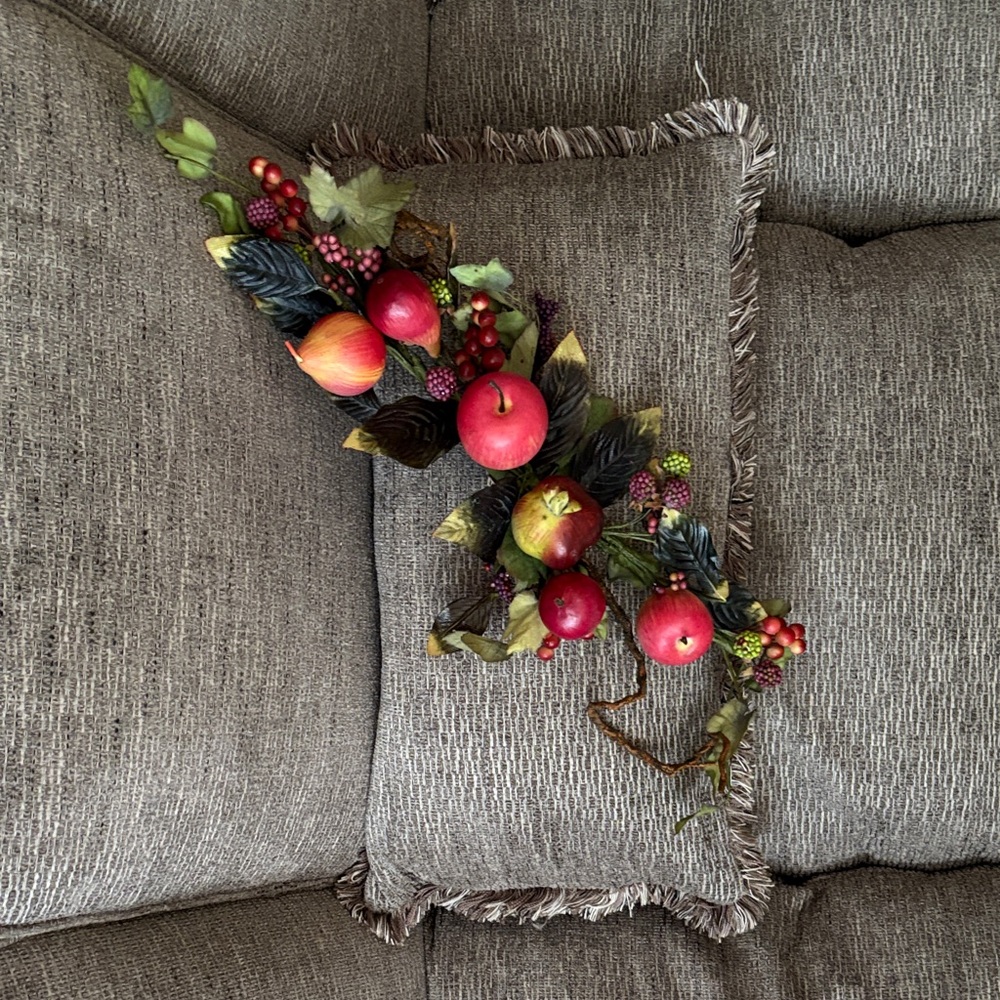 Home Interiors Red and Green Faux Floral  and Fruit Swag
